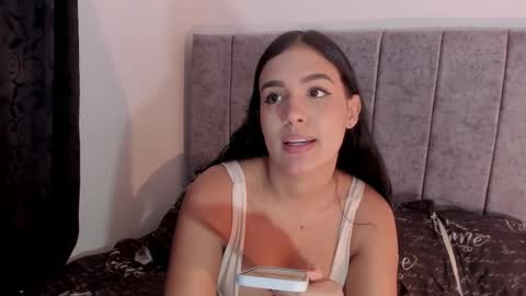 Snapshot of hanna_risso chatting on 03-01-25, 06:00 HANNA online show from 03-01-25, 06:00