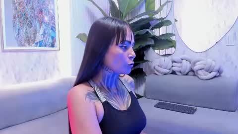 Snapshot of hanna_slut chatting on 06-25-26, 02:11 EVA online show from 06-25-26, 02:11