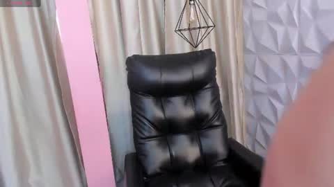 Snapshot of hannabackerr chatting on 06-30-26, 11:44 hannabackerr online show from 06-30-26, 11:44