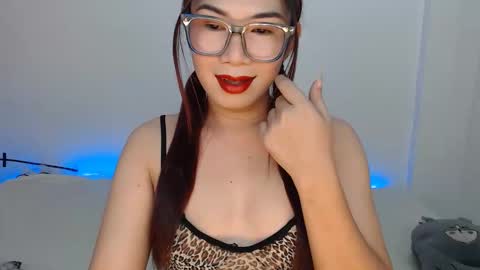 Hannah online show from 10-20-25, 03:51