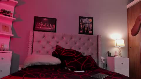 Hanna online show from 02-18-25, 01:10