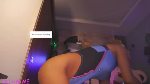 Snapshot of hannachris chatting on 06-23-26, 03:15 Hanna online show from 06-23-26, 03:15
