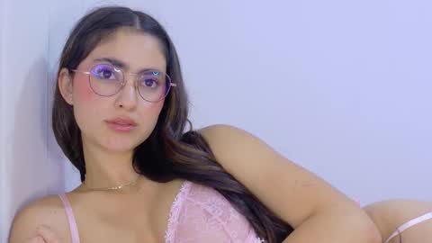 Snapshot of hannaconnorr chatting on 12-16-25, 02:38 Hanna Connor online show from 12-16-25, 02:38