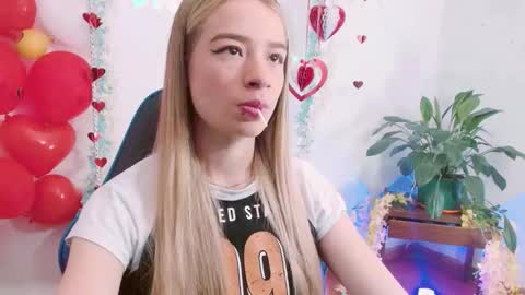 Hannah 027 online show from 09-24-25, 01:14