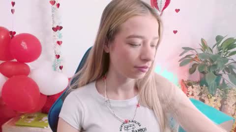 Snapshot of hannah_026 chatting on 09-26-25, 11:58 Hannah 027 online show from 09-26-25, 11:58