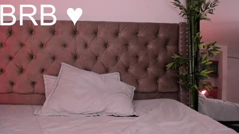 Snapshot of hannah_brady chatting on 02-21-25, 01:44 Hannah online show from 02-21-25, 01:44