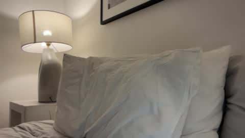 Snapshot of hannah_girl_ chatting on 10-27-25, 09:24 Im your naughty girl and porn star in bed Hannah online show from 10-27-25, 09:24