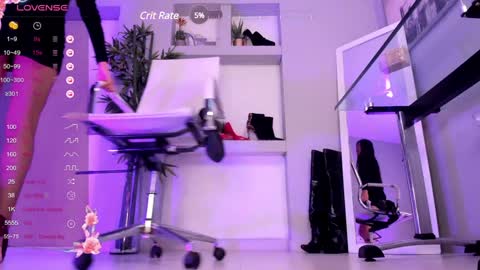 HANNAH HOWELL online show from 01-28-25, 02:53