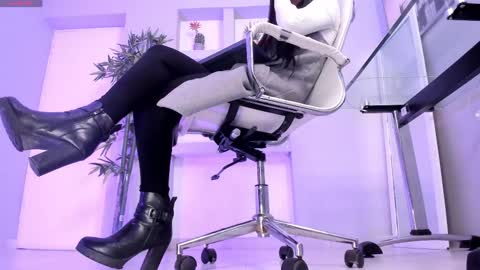 HANNAH HOWELL online show from 02-18-25, 09:43