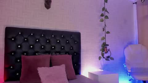 Hannah online show from 02-01-25, 03:28