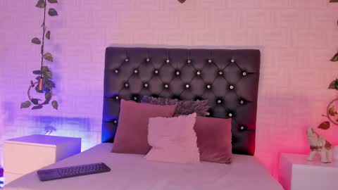 Hannah online show from 02-04-25, 03:26