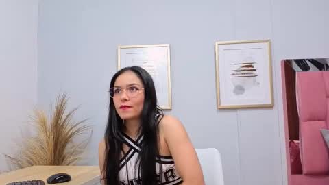 Snapshot of hannah_martinez_ chatting on 02-19-26, 08:16 Maira online show from 02-19-26, 08:16