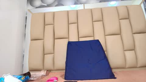 Snapshot of hannah_teehn chatting on 11-25-25, 07:14 hannah_teehn online show from 11-25-25, 07:14