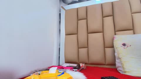 Snapshot of hannah_teehn chatting on 12-02-25, 07:09 hannah_teehn online show from 12-02-25, 07:09