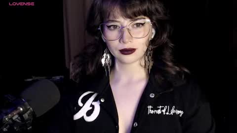 Snapshot of hannah_valhalla chatting on 12-14-25, 03:01 Hannah online show from 12-14-25, 03:01