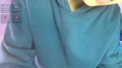 Snapshot of hannahblue_ chatting on 02-17-26, 12:23 HannahBlue online show from 02-17-26, 12:23