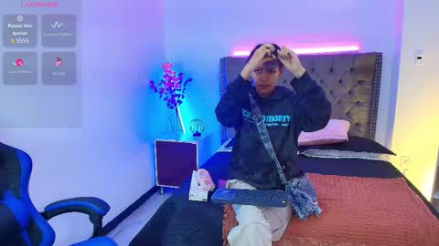 Snapshot of hannahblue_ chatting on 03-03-26, 12:11 HannahBlue online show from 03-03-26, 12:11