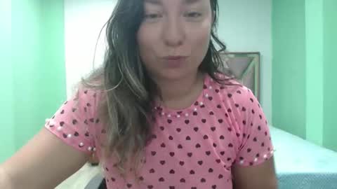 Snapshot of hannahevans2 chatting on 05-25-26, 12:11 hannahevans2 online show from 05-25-26, 12:11