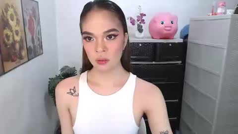 HANNAH online show from 04-26-26, 02:42