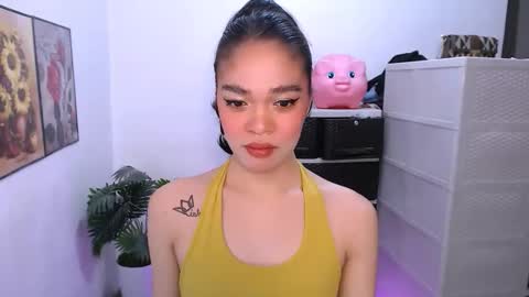 Snapshot of hannahforyou chatting on 04-29-26, 12:59 HANNAH online show from 04-29-26, 12:59