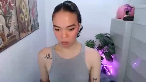 Snapshot of hannahforyou chatting on 05-05-26, 12:40 HANNAH online show from 05-05-26, 12:40