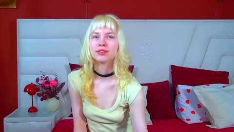 Snapshot of hannahhollis chatting on 05-26-26, 06:20 Hannah online show from 05-26-26, 06:20
