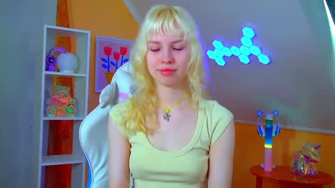Snapshot of hannahhollis chatting on 05-31-26, 06:21 Hannah online show from 05-31-26, 06:21