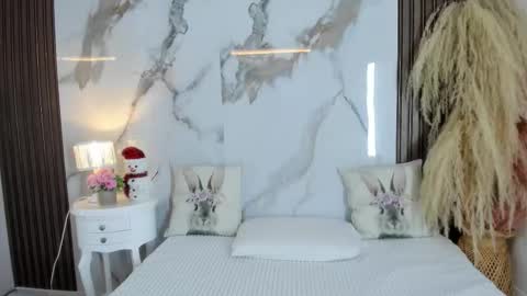 Hannahill69 online show from 12-17-25, 04:40