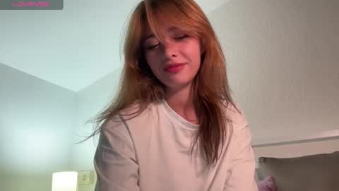 Snapshot of hannahinto chatting on 10-20-25, 04:07 hannahinto online show from 10-20-25, 04:07