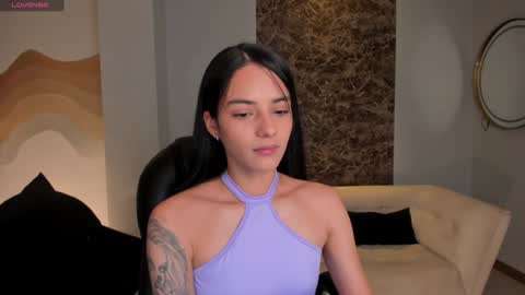 Snapshot of hannahjamesx chatting on 01-18-25, 06:53 HANNAH J online show from 01-18-25, 06:53