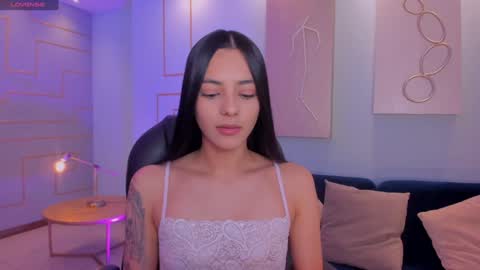 Snapshot of hannahjamesx chatting on 02-05-25, 06:48 HANNAH J online show from 02-05-25, 06:48