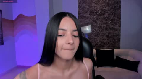 Snapshot of hannahjamesx chatting on 02-06-25, 09:49 HANNAH J online show from 02-06-25, 09:49