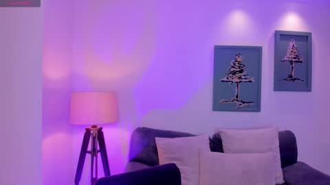 Snapshot of hannahjamesx chatting on 12-22-25, 07:22 HANNAH J online show from 12-22-25, 07:22