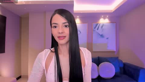 Snapshot of hannahjamesx chatting on 02-17-26, 12:34 HANNAH J online show from 02-17-26, 12:34