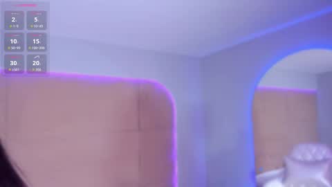 hannahmonttgomery  Help me reach 100 Hands up online show from 11-21-25, 04:27