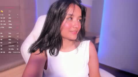 hannahmonttgomery  Help me reach 100 Hands up online show from 02-05-26, 05:39