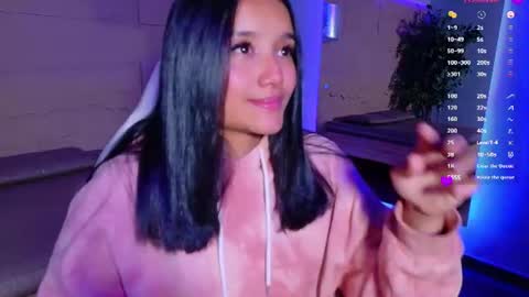 hannahmonttgomery  Help me reach 100 Hands up online show from 06-23-26, 04:49