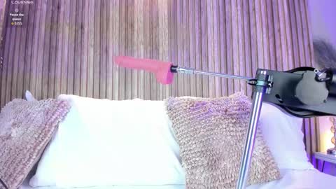 HannaPaola online show from 12-18-25, 10:38