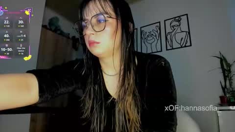 Snapshot of hannasofiax chatting on 10-28-25, 03:25 hannasofia x Schedule 700 -1400GTM-5 online show from 10-28-25, 03:25