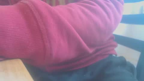 Snapshot of hannes_k chatting on 12-02-25, 10:53 hannes_k online show from 12-02-25, 10:53