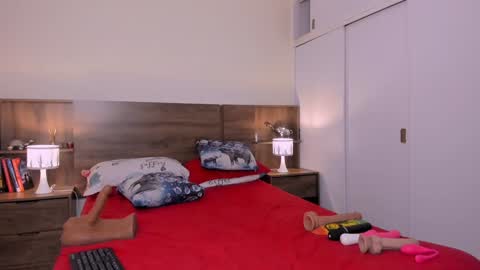 Snapshot of hanny_13 chatting on 02-07-25, 09:15 taylor live online show from 02-07-25, 09:15