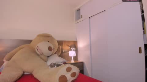 Snapshot of hanny_13 chatting on 02-24-25, 01:35 taylor live online show from 02-24-25, 01:35