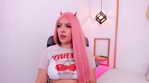 Snapshot of hannybelle__ chatting on 11-24-25, 02:50 Hanny online show from 11-24-25, 02:50