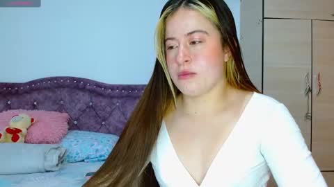 isabella   online show from 10-19-25, 12:06