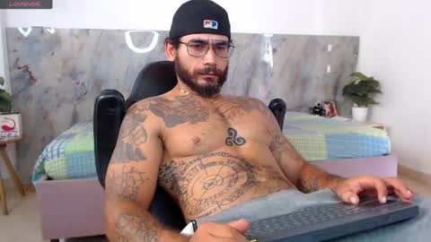 Snapshot of hanz_col chatting on 05-24-26, 01:38 hanz_col online show from 05-24-26, 01:38