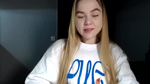 happy_fox_ online show from 02-05-25, 08:46