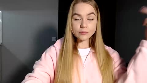 happy_fox_ online show from 02-11-25, 02:57