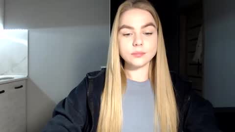 happy_fox_ online show from 03-11-25, 09:48