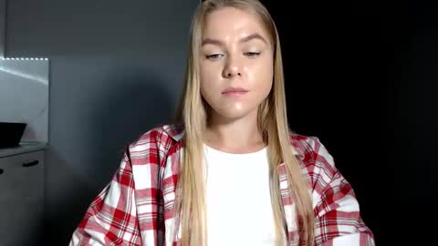 happy_fox_ online show from 09-20-25, 09:38