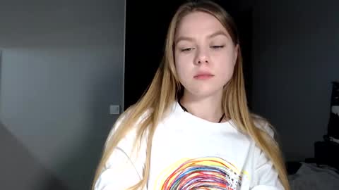 happy_fox_ online show from 02-11-26, 08:36